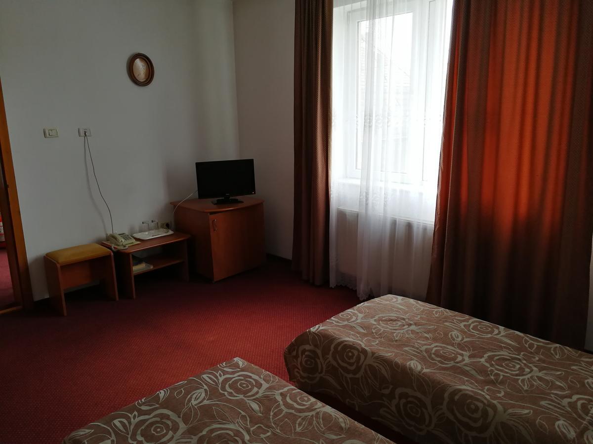Hotel Lotus Arad Exteriér fotografie